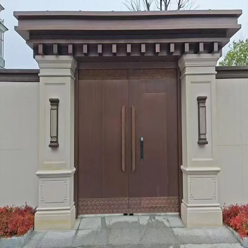 Villa-Eingangstür aus massivem Kupfer